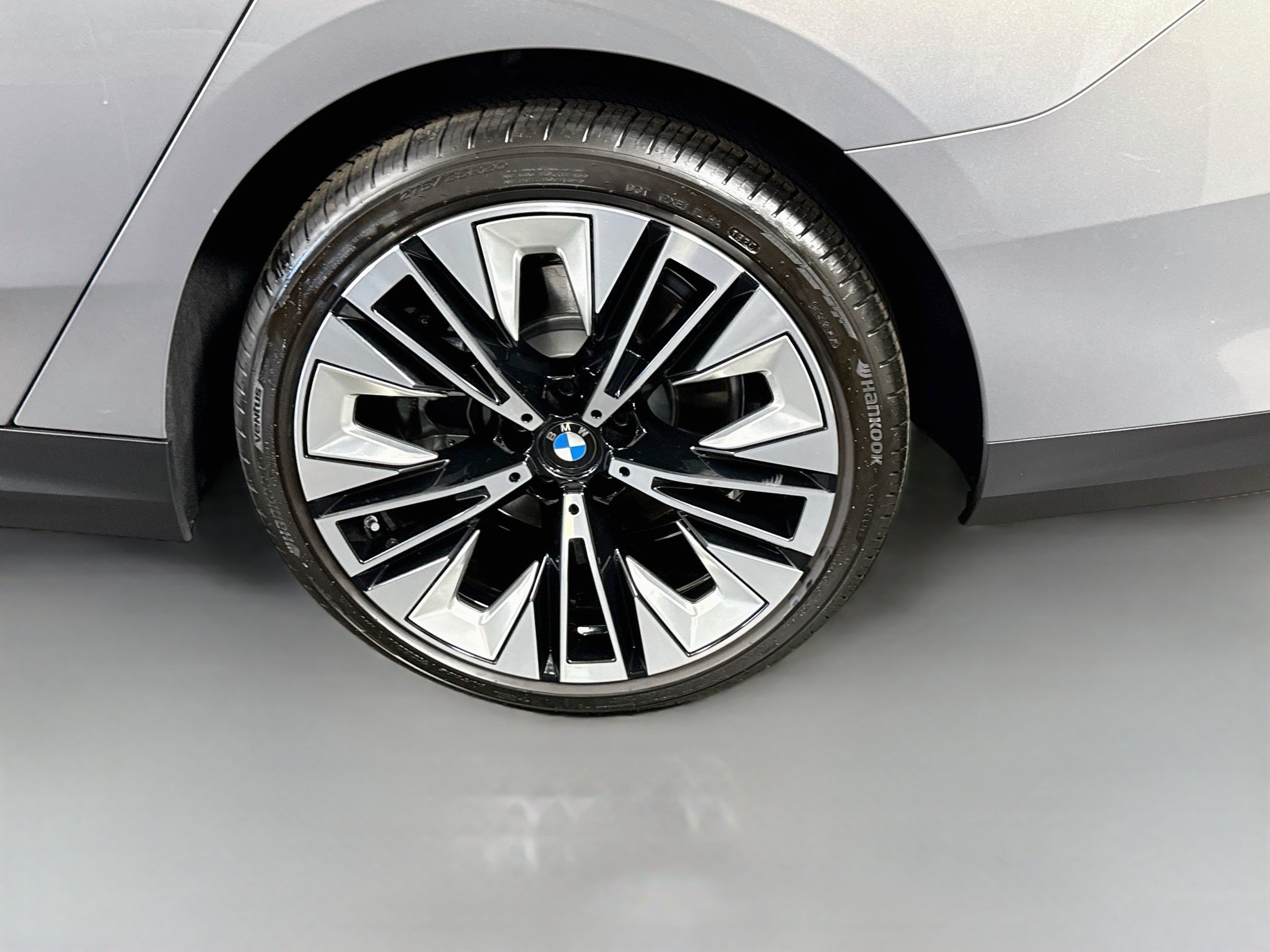 Used 2026 BMW 530i RWD image 37