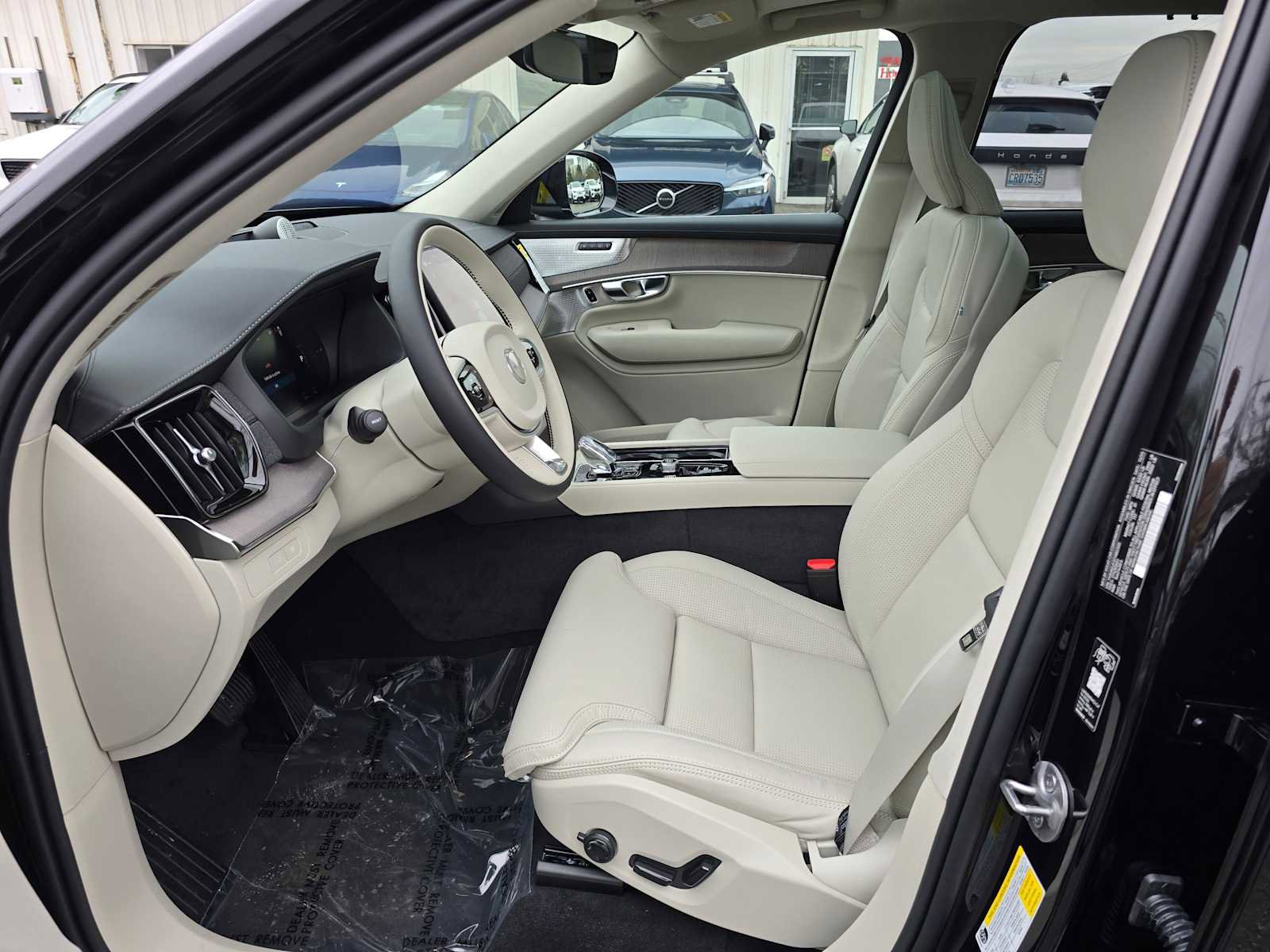 New 2026 Volvo XC90 T8 Ultra w/ Lounge Package image 21