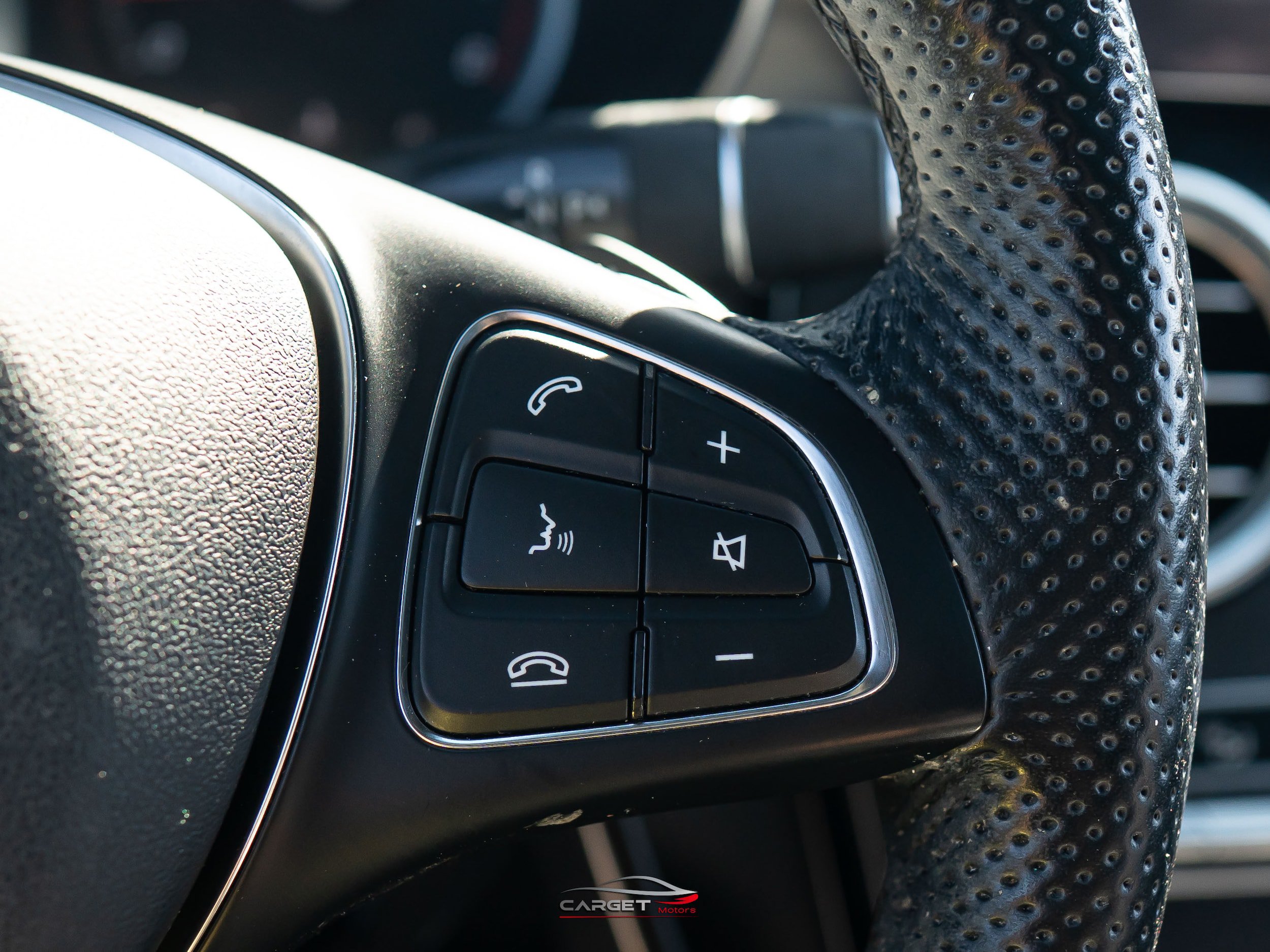 Used 2019 Mercedes-Benz GLC 300 4MATIC w/ Multimedia Package image 25