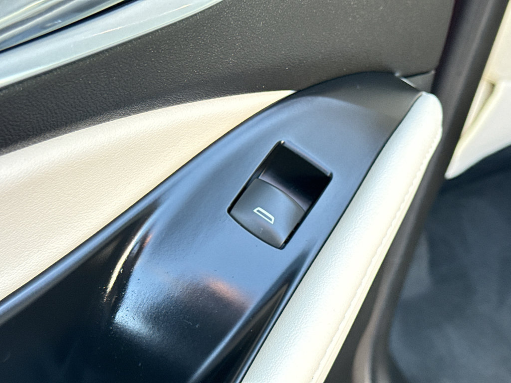 Used 2023 Buick Enclave Essence w/ Sport Touring Edition image 32