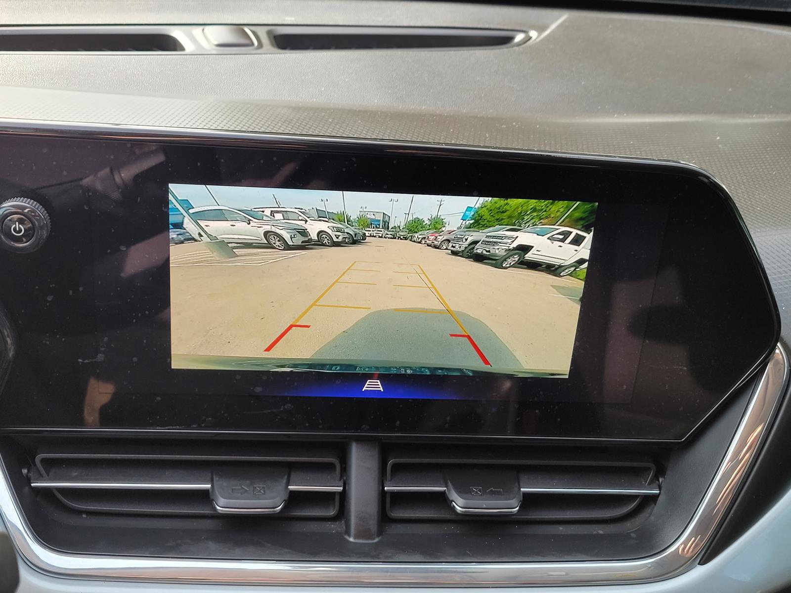 Used 2026 Chevrolet Trax LT w/ Driver Confidence Package FWD image 25