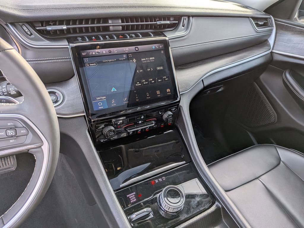 Used 2024 Jeep Grand Cherokee Limited AWD/4WD image 21