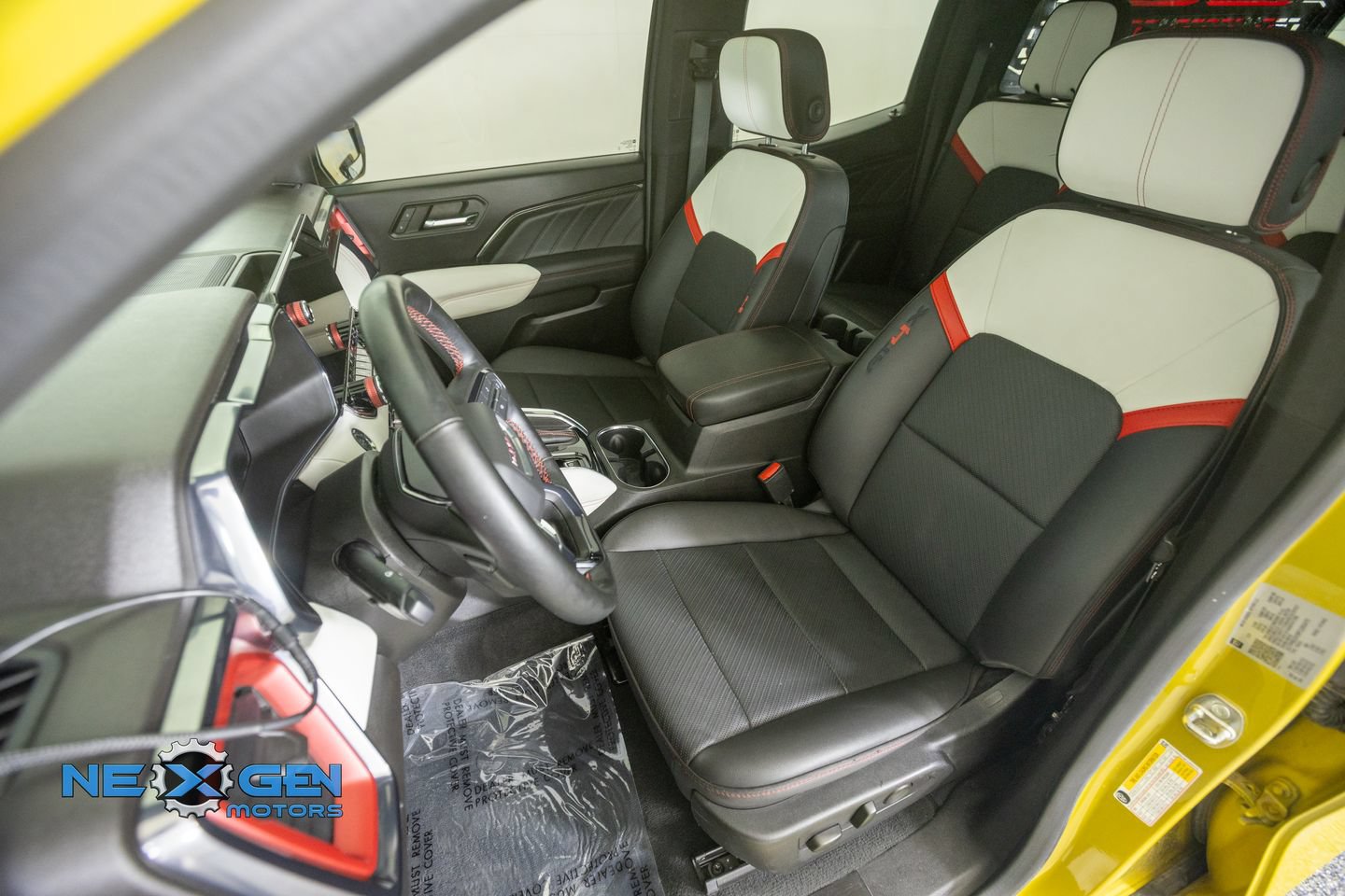 Used 2023 GMC Canyon AT4X AWD/4WD image 27