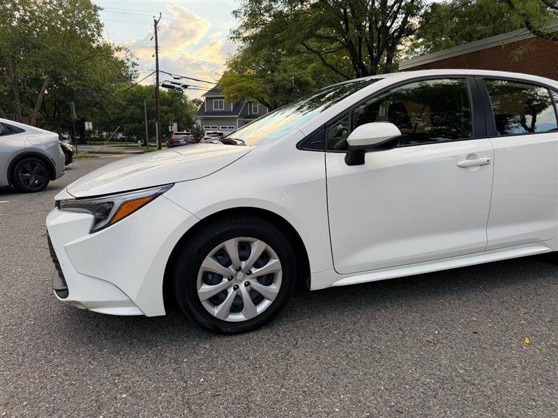 Used 2025 Toyota Corolla LE FWD image 14