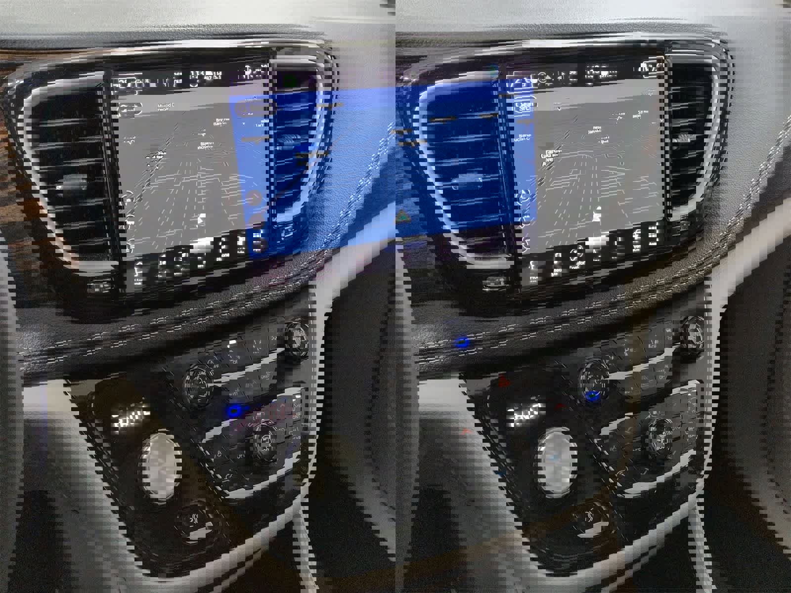 Used 2024 Chrysler Pacifica Limited image 30