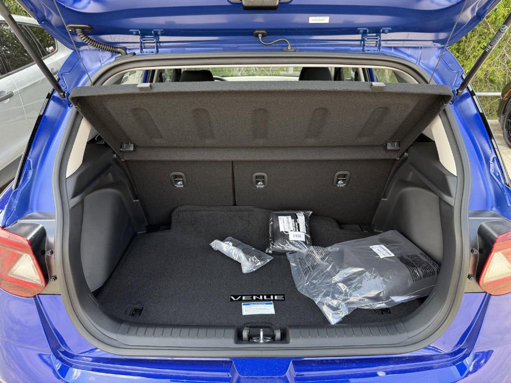 New 2025 Hyundai Venue Limited image 30