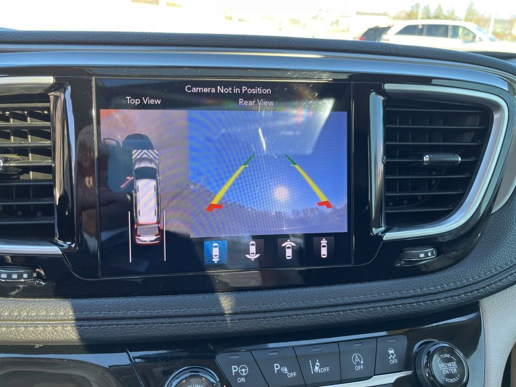 Used 2018 Chrysler Pacifica Limited w/ Tire & Wheel Group image 26