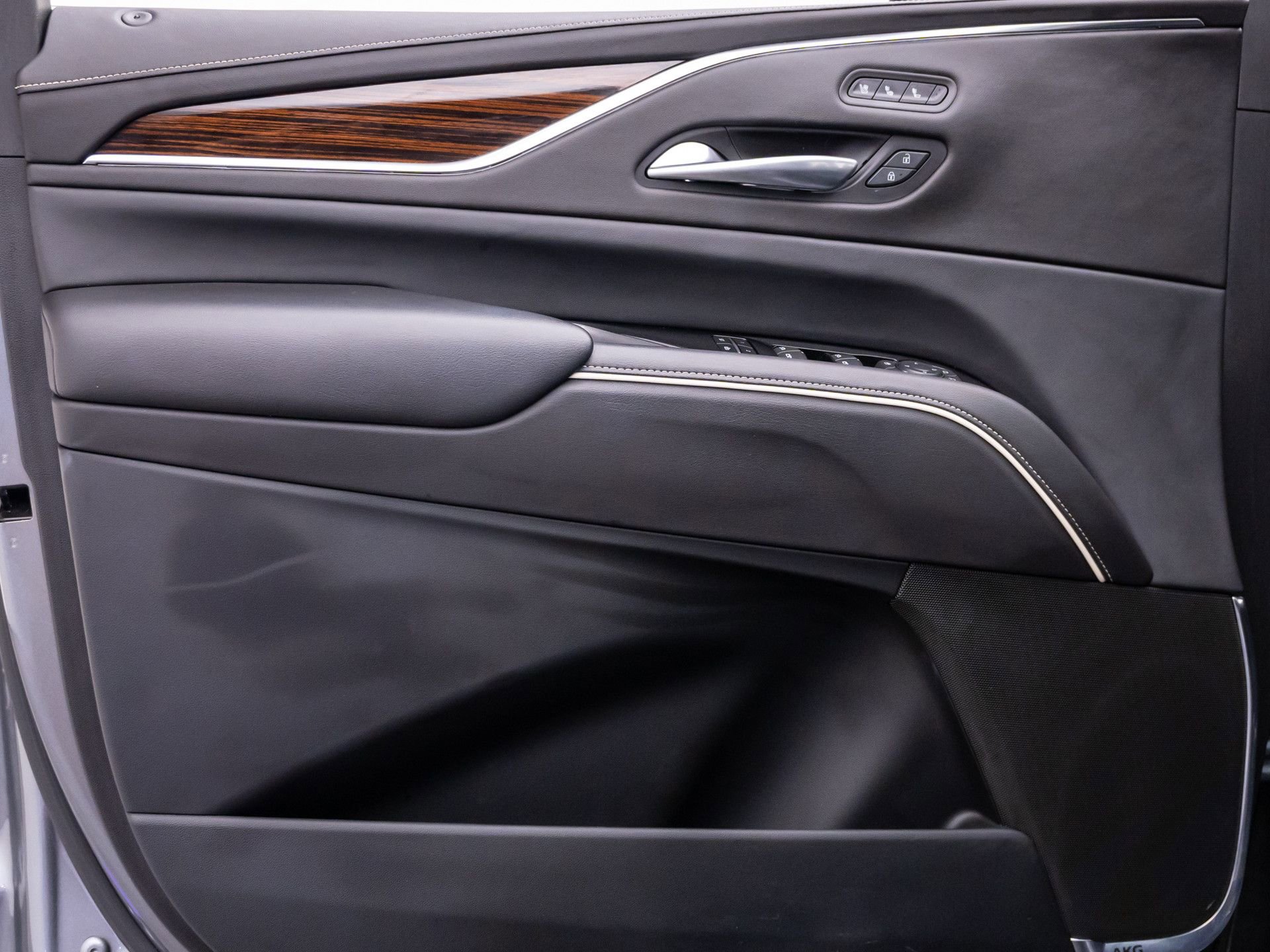 Certified 2021 Cadillac Escalade Premium Luxury AWD/4WD image 16