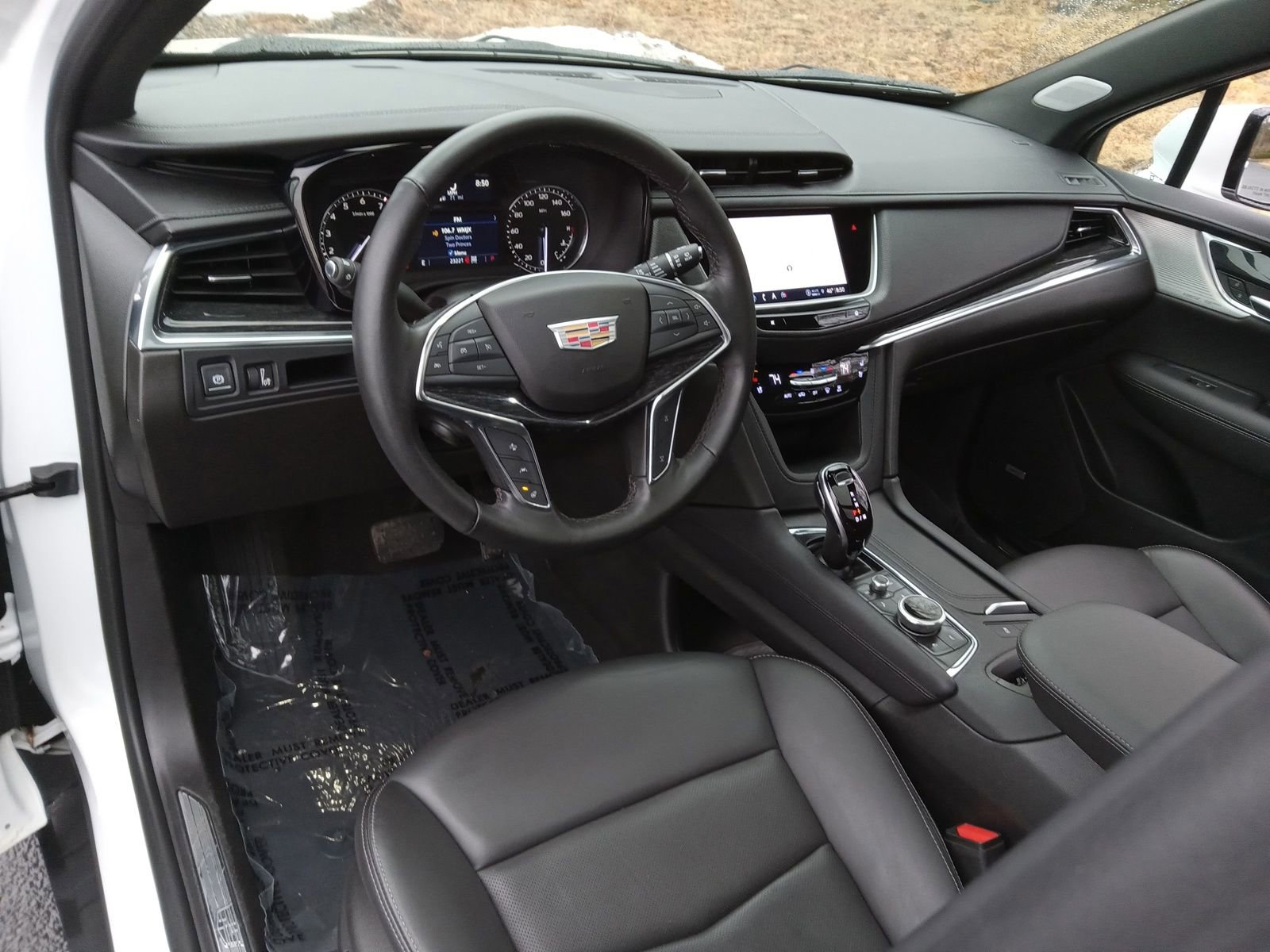 Used 2022 Cadillac XT5 Premium Luxury w/ LPO, ONYX Package image 12