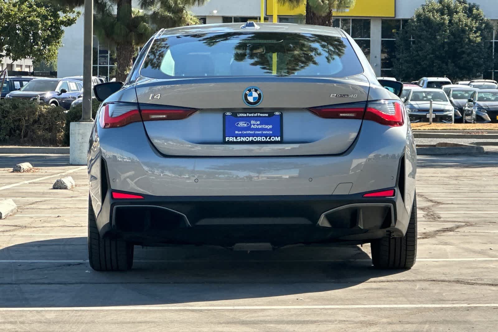 Used 2022 BMW i4 eDrive40 RWD image 8