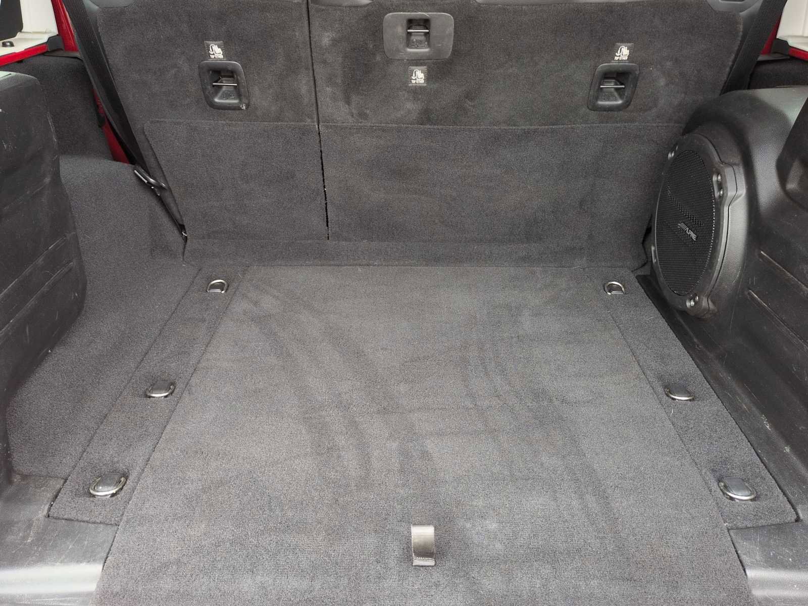 Used 2018 Jeep Wrangler Unlimited Sahara AWD/4WD image 33