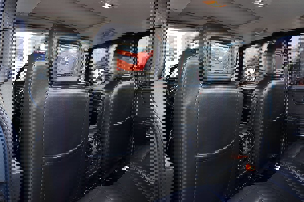 Used 2005 HUMMER H2 SUT w/ Preferred Equipment Group image 40