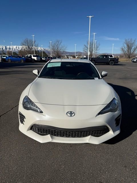 Used 2017 Toyota 86 image 3
