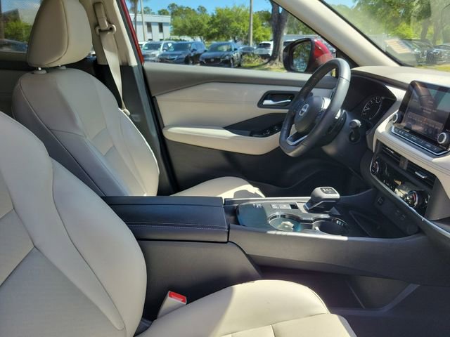 Used 2024 Nissan Rogue SV w/ SV Premium Package image 35