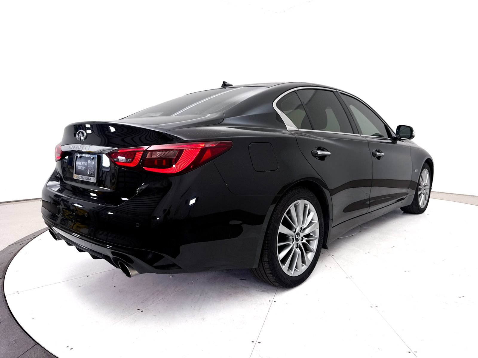 Used 2018 INFINITI Q50 Luxe w/ Essential Package (3.0T Luxe) RWD image 19