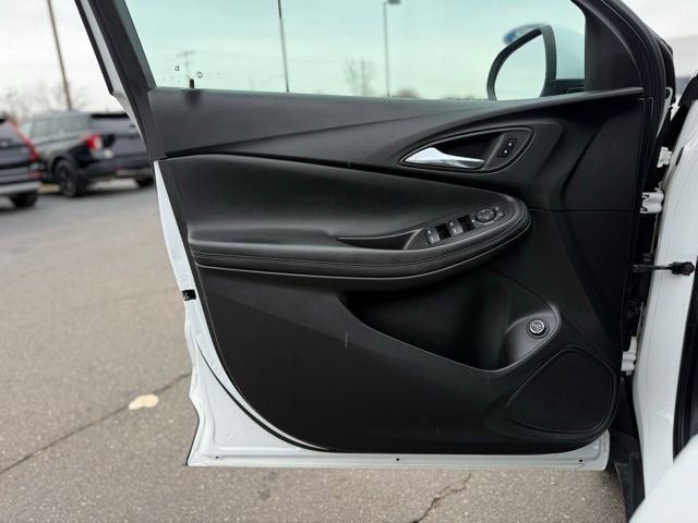 Used 2021 Buick Encore GX Select image 12