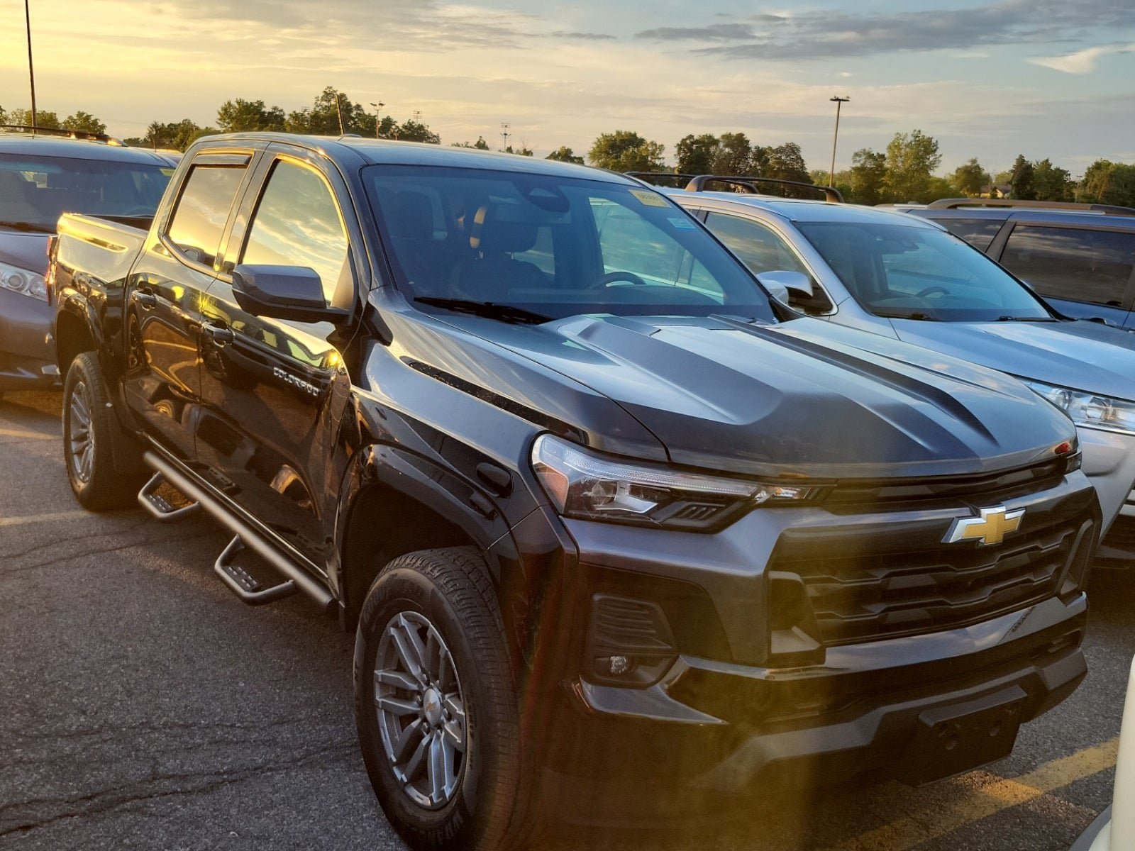 Used 2025 Chevrolet Colorado LT w/ LT Convenience Package AWD/4WD image 2