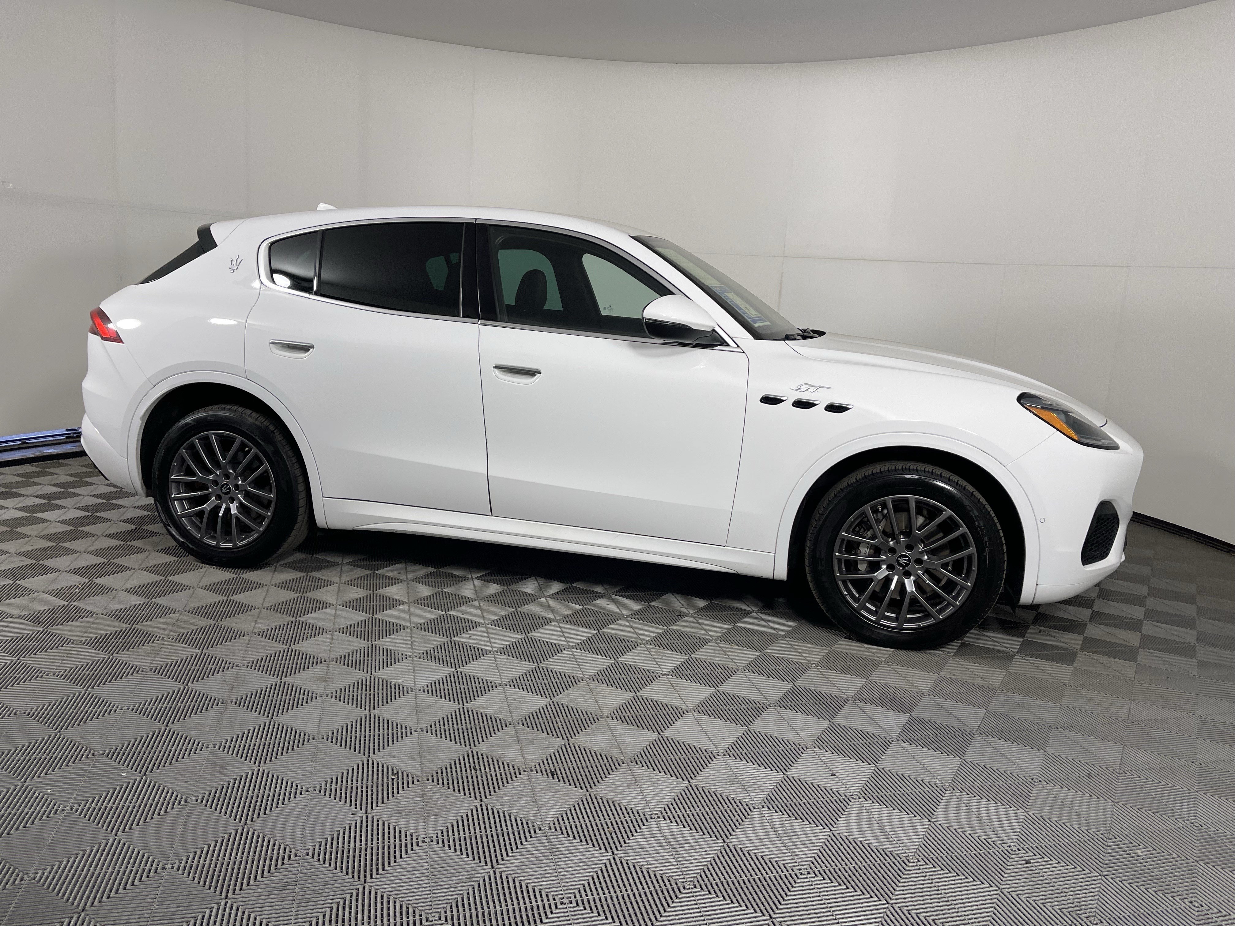 Used 2024 Maserati Grecale GT AWD/4WD image 6