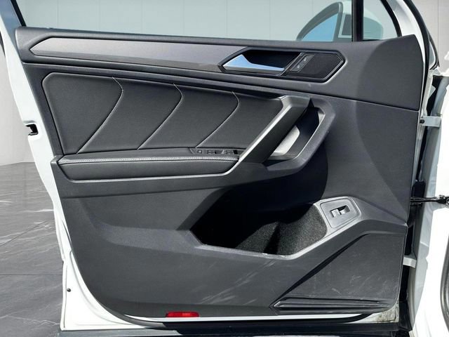 Used 2022 Volkswagen Tiguan SE image 13