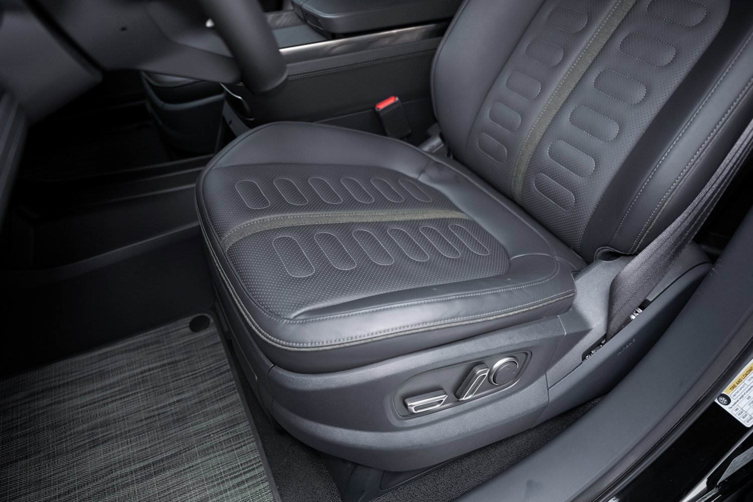 Used 2022 Rivian R1T Adventure image 55