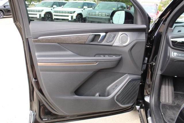 Used 2025 Buick Enclave Avenir w/ Trailering Package, 5000 lbs. FWD image 8