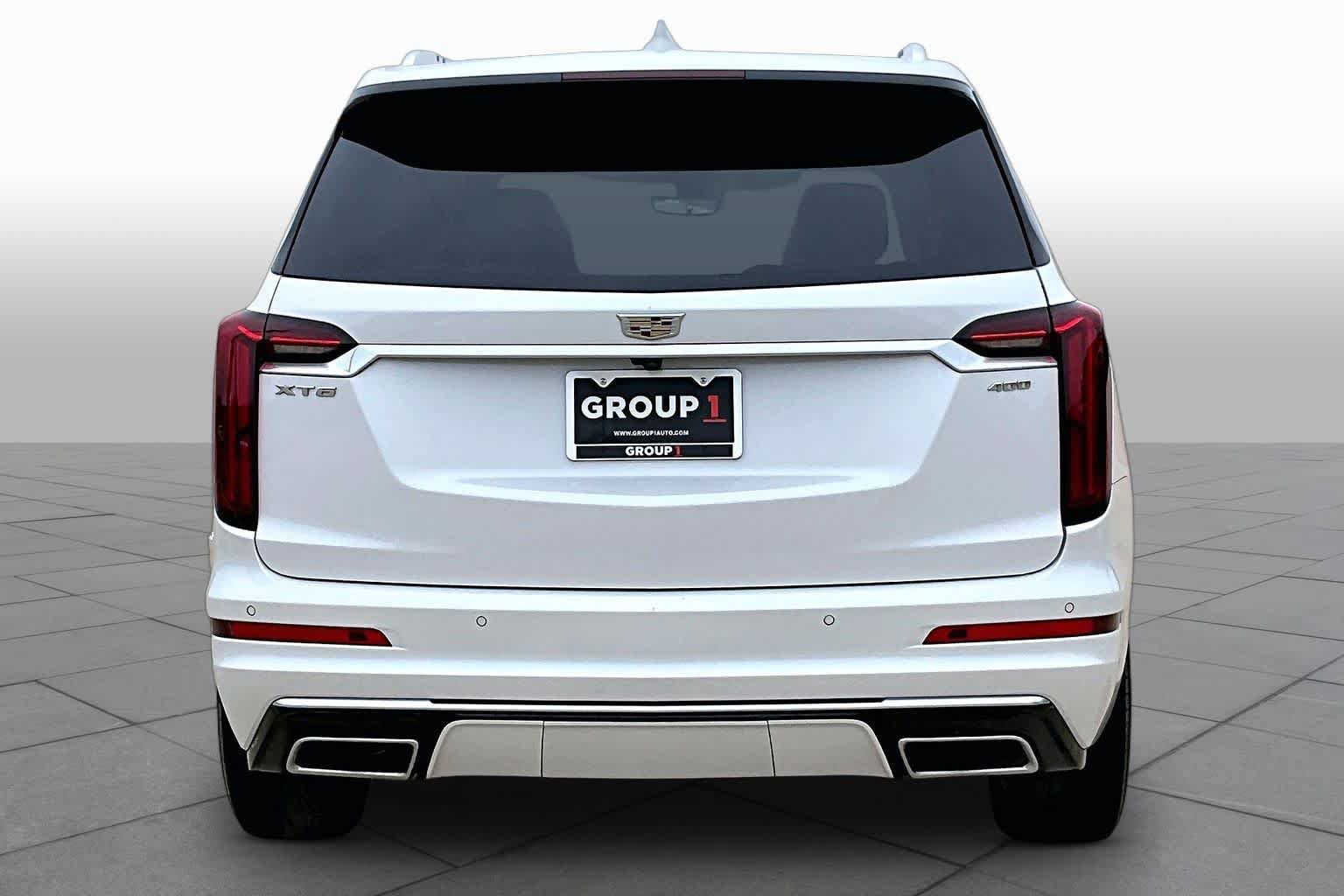 Used 2022 Cadillac XT6 Premium Luxury w/ Technology Package FWD image 5