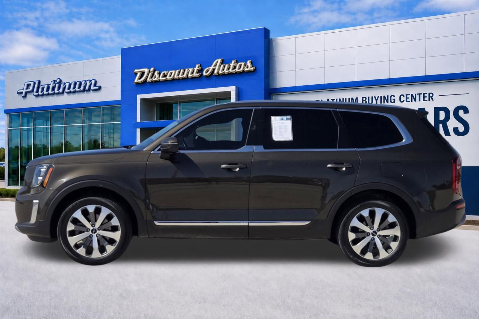 Used 2022 Kia Telluride EX w/ EX Premium Package FWD image 3