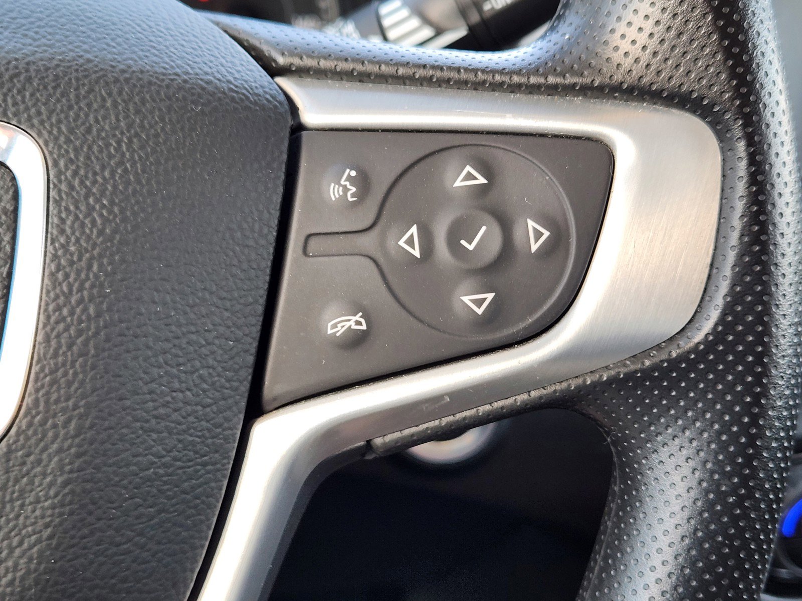 Used 2022 GMC Terrain SLE w/ Driver Convenience Package FWD image 22