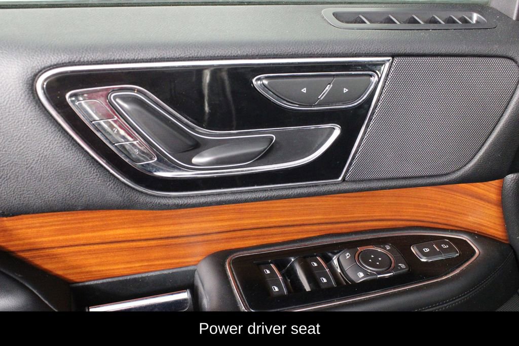 Used 2019 Lincoln Navigator Premiere AWD/4WD image 19