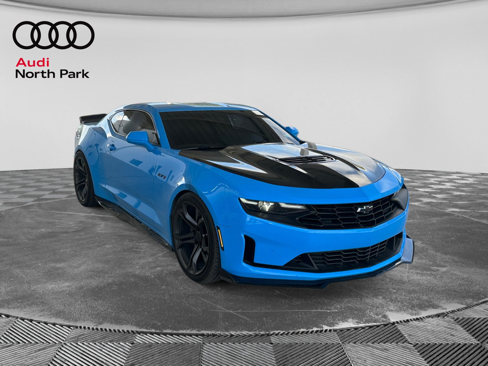 Used 2023 Chevrolet Camaro LT w/ Technology Package RWD image 7