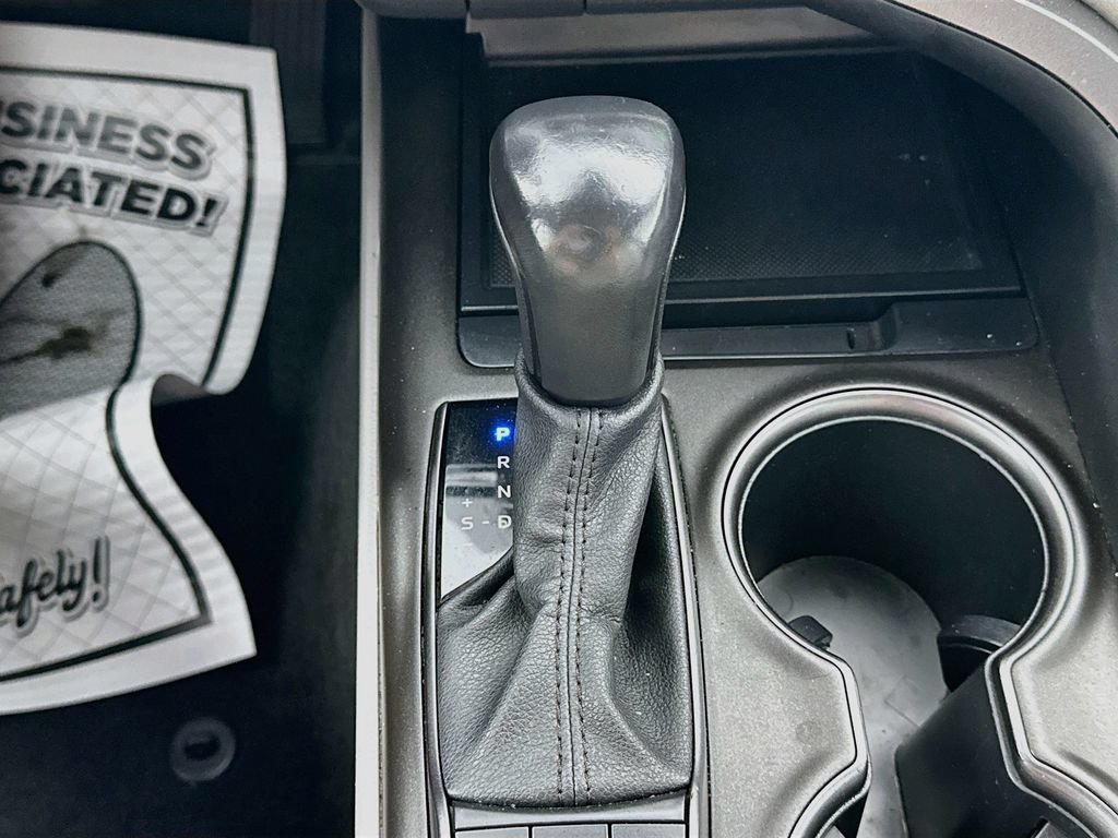 Used 2023 Toyota Camry SE w/ Convenience Package FWD image 16