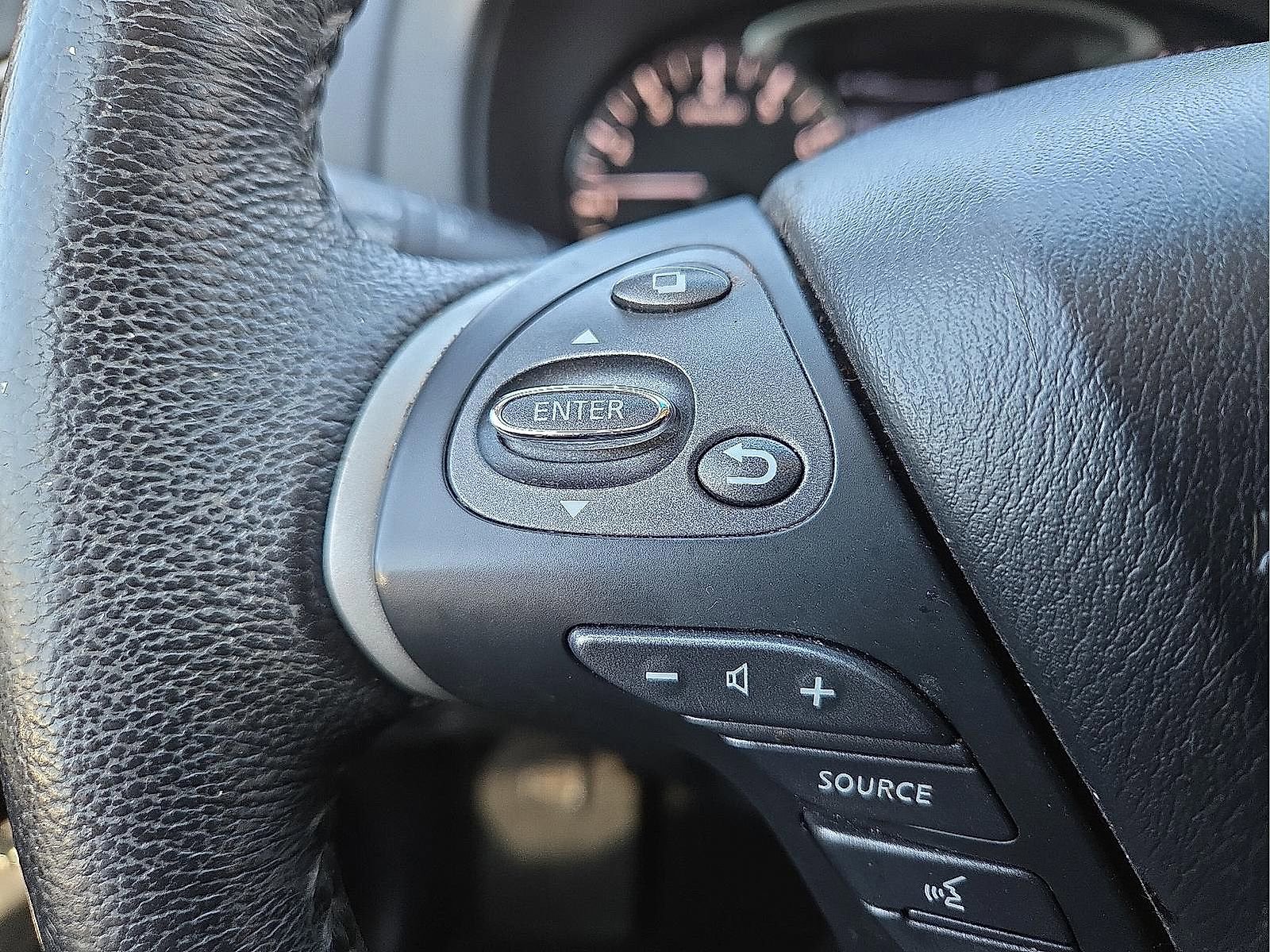 Used 2013 Nissan Pathfinder Platinum w/ Platinum Premium Pkg image 20