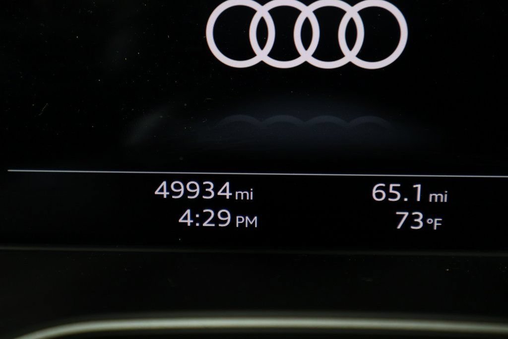 Used 2022 Audi Q5 e Premium w/ Convenience Package AWD/4WD image 17