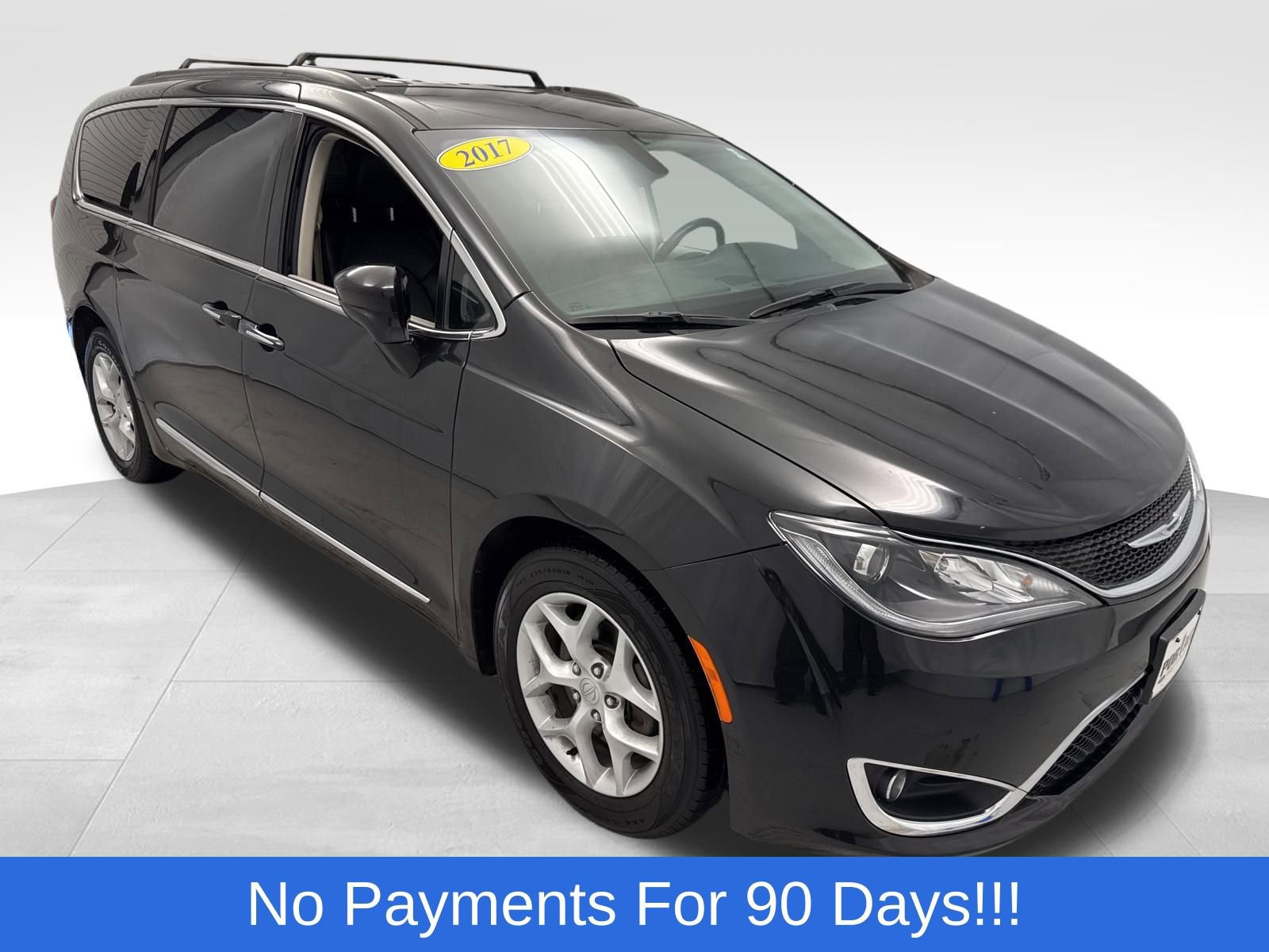 Used 2017 Chrysler Pacifica Touring-L w/ Tire & Wheel Group