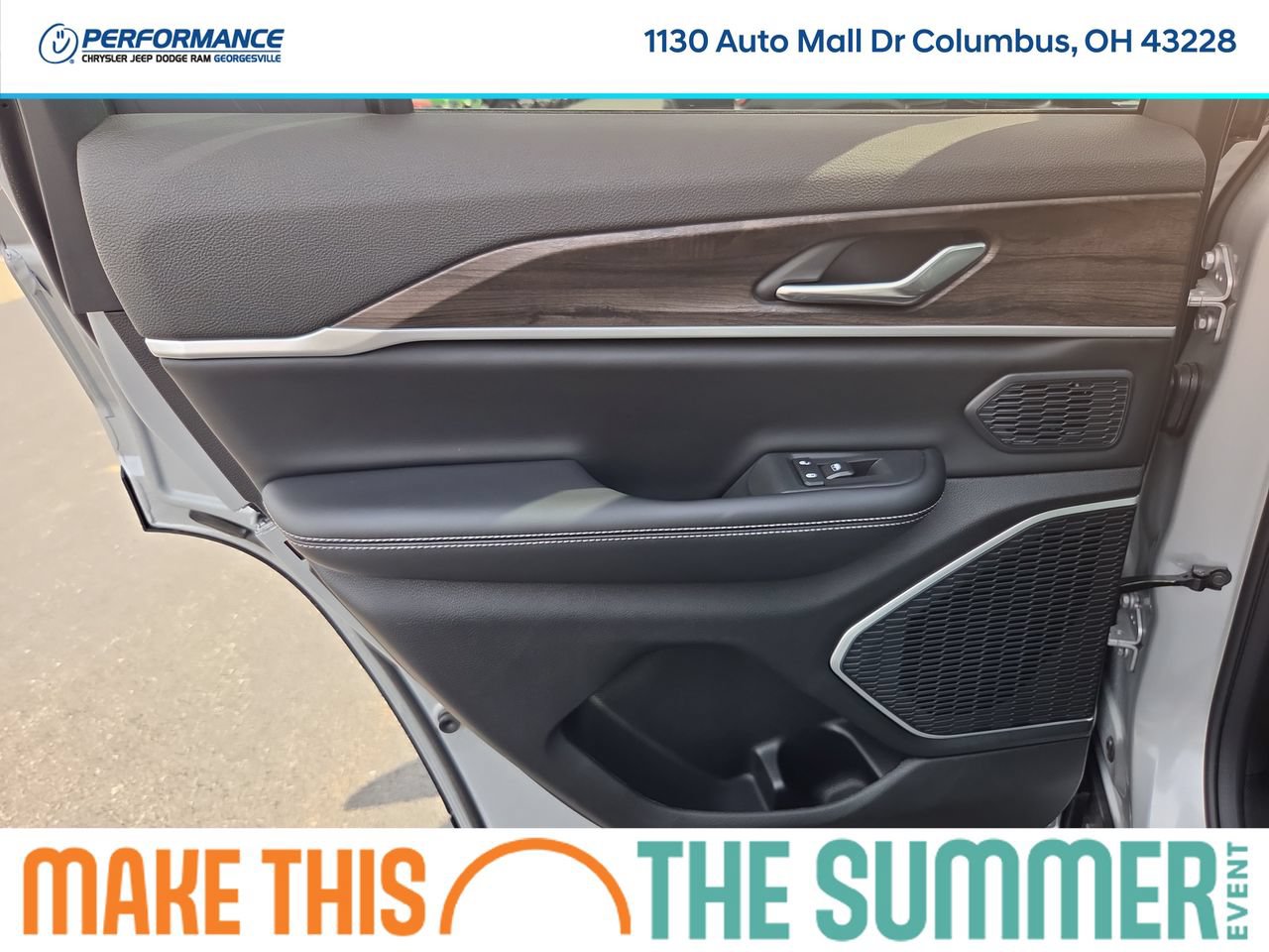 New 2026 Jeep Grand Cherokee Limited w/ Limited Altitude Package AWD/4WD image 15