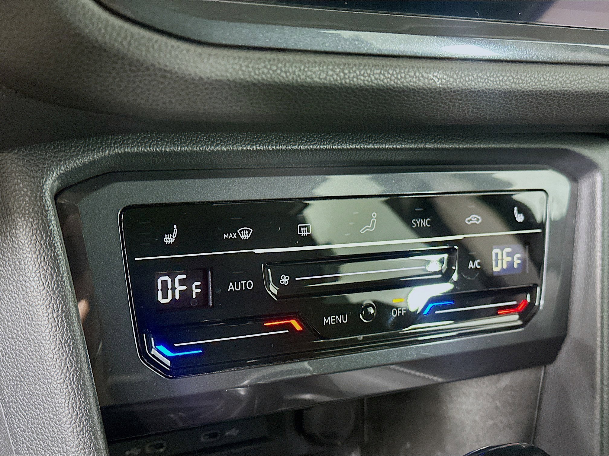 Used 2022 Volkswagen Tiguan SE w/ Panoramic Sunroof Package image 22