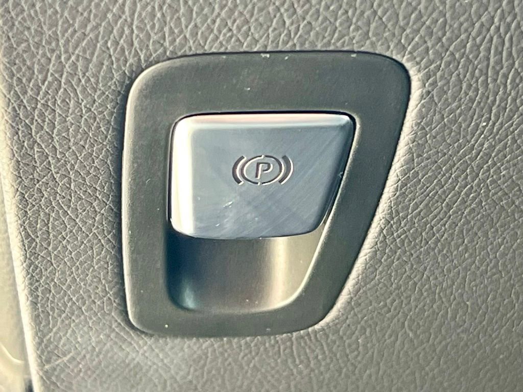 Certified 2022 Mercedes-Benz GLC 300 4MATIC image 35