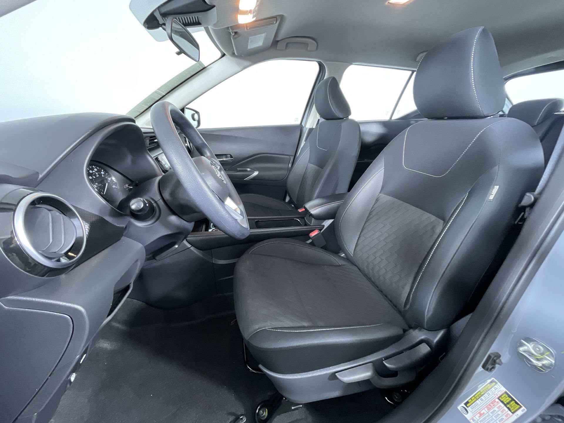 Used 2023 Nissan Kicks SV FWD image 15