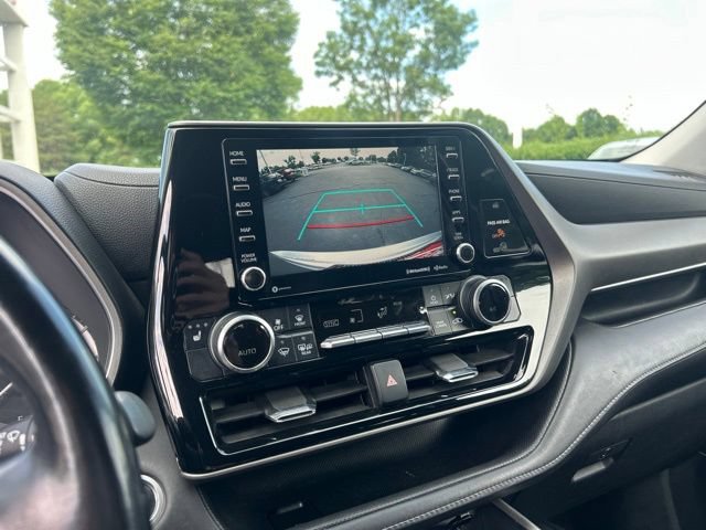 Used 2021 Toyota Highlander XLE AWD/4WD image 26