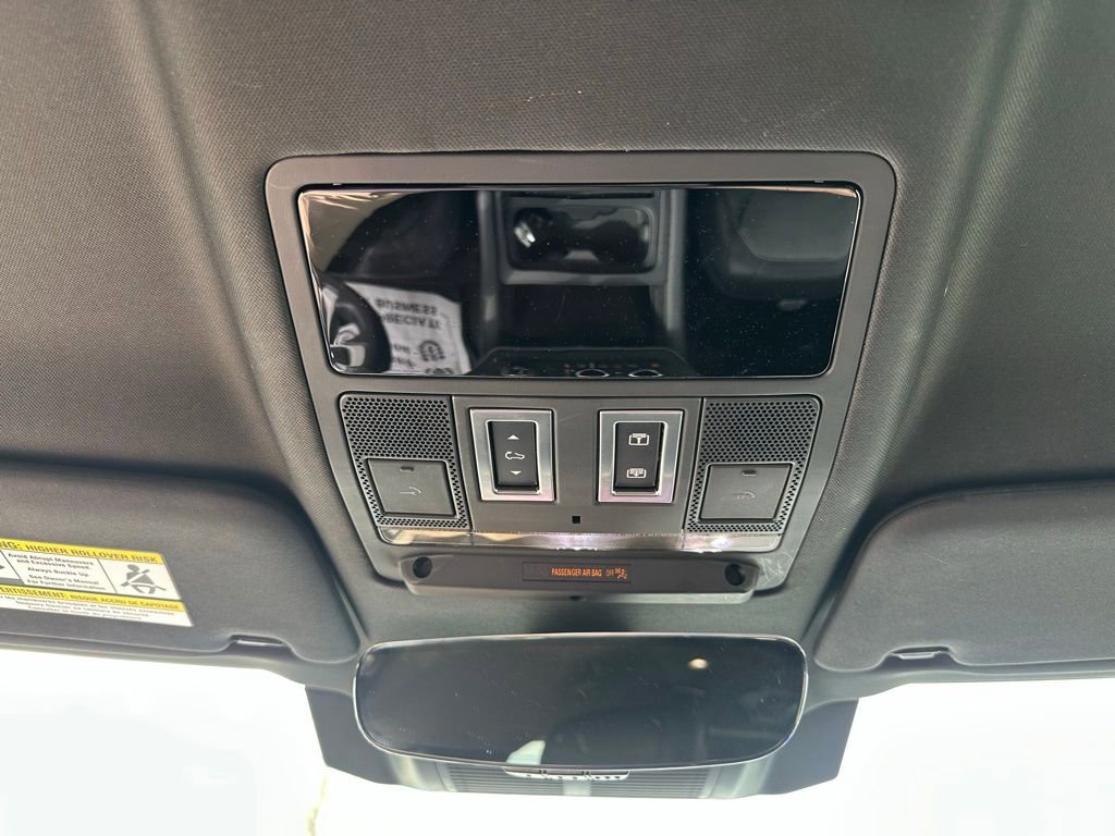 Used 2024 Land Rover Defender 110 X-Dynamic SE image 23