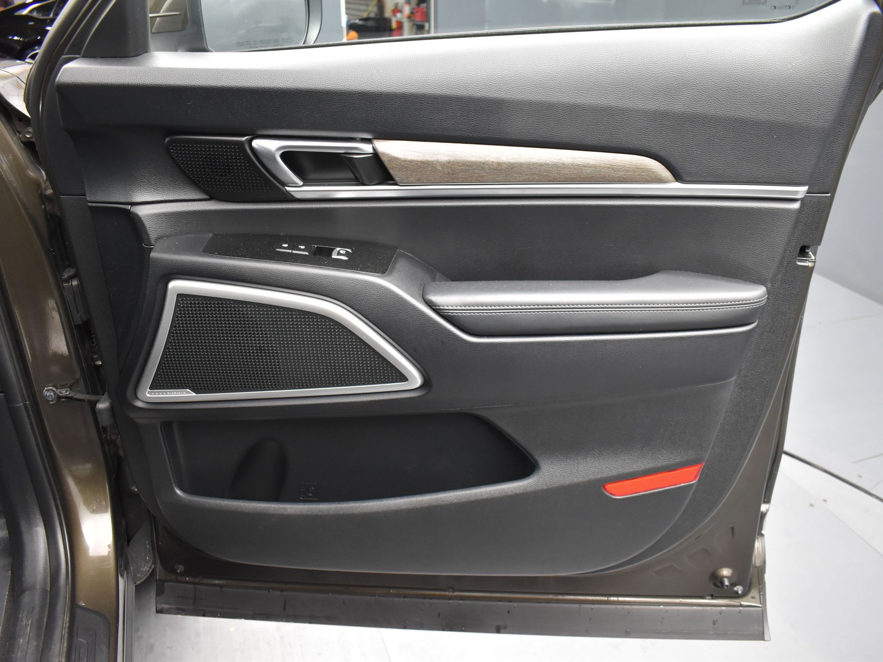 Used 2022 Kia Telluride EX w/ EX Premium Package image 6