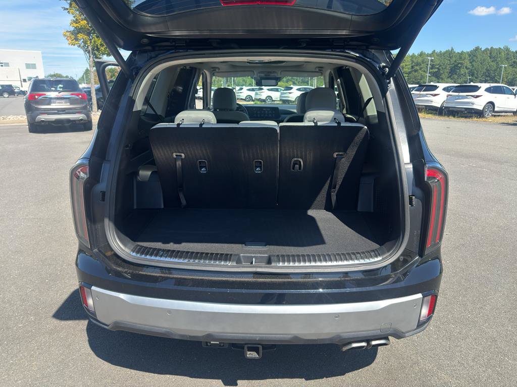 Used 2024 Kia Telluride SX w/ Towing Package FWD image 36