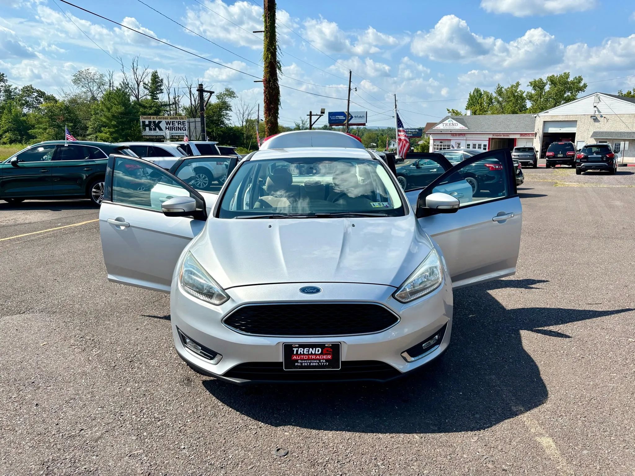 Used 2016 Ford Focus SE w/ SE Power Seat Package image 9
