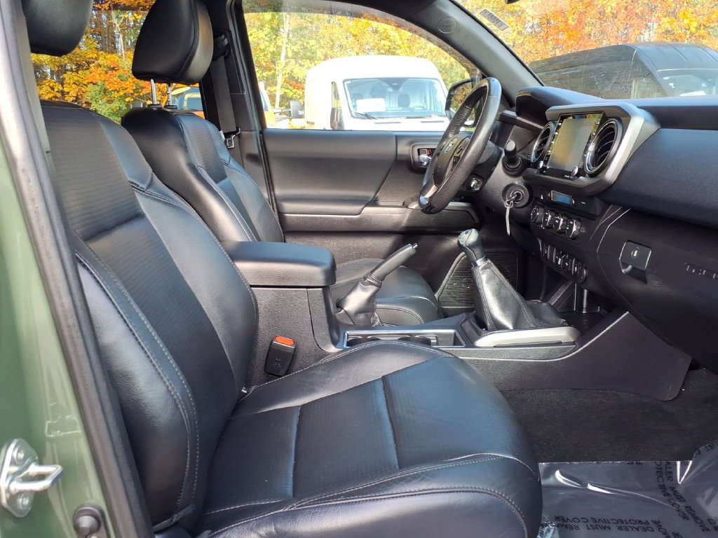 Used 2021 Toyota Tacoma TRD Off-Road w/ TRD Premium Off Road Package AWD/4WD image 13