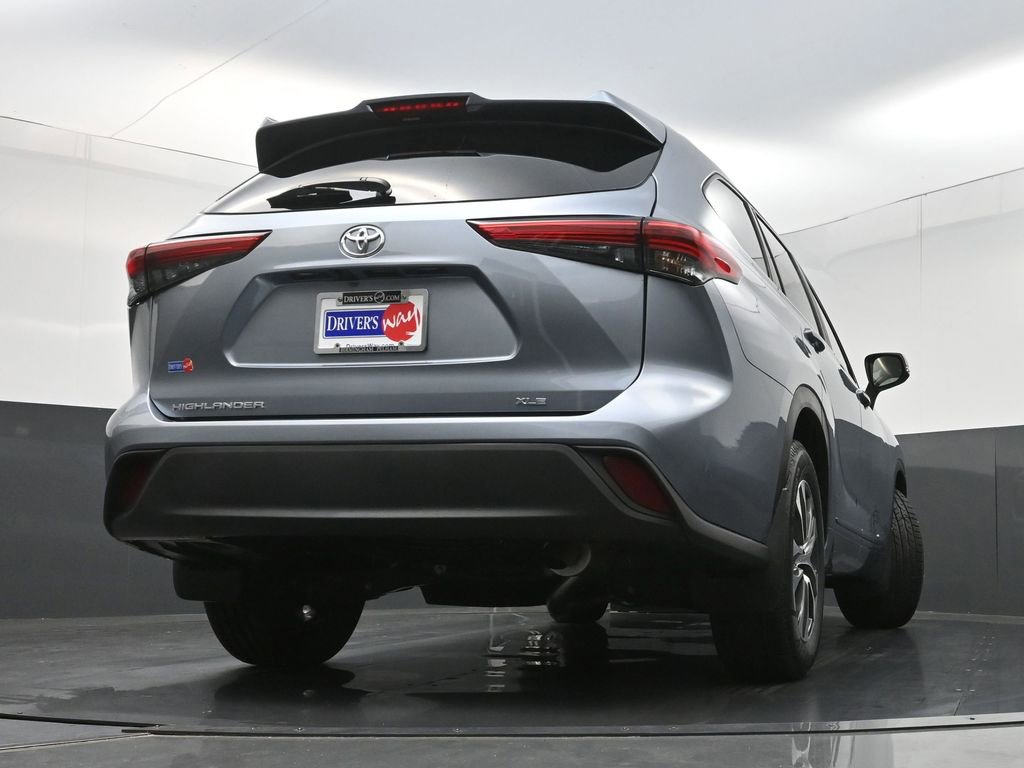 Used 2023 Toyota Highlander XLE image 30