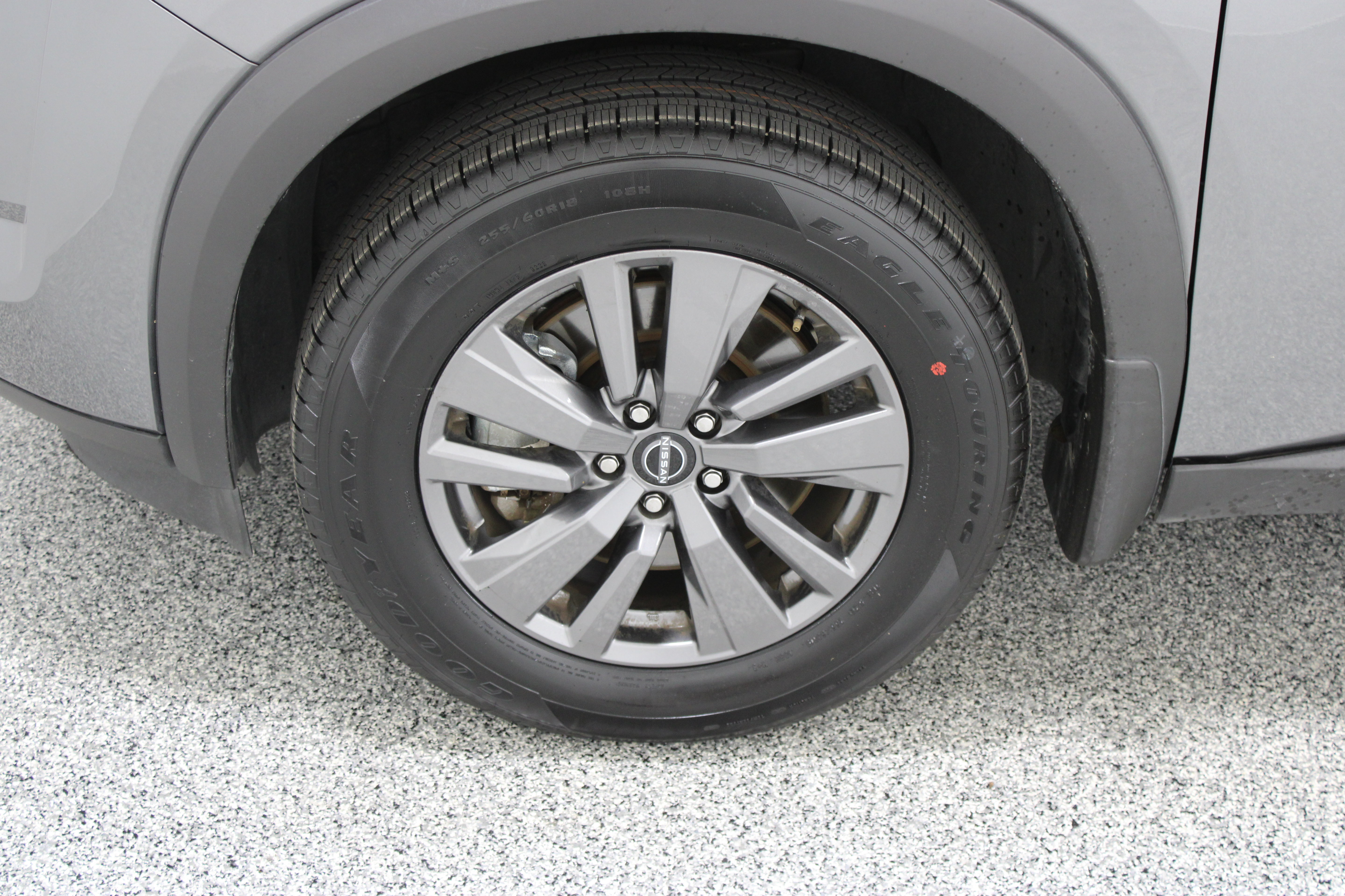 Used 2024 Nissan Pathfinder S FWD image 11