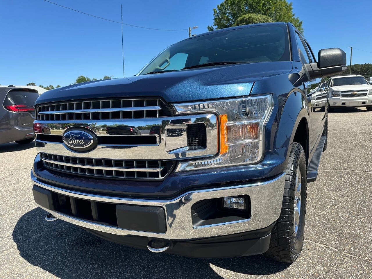 Used 2018 Ford F150 XLT w/ Equipment Group 302A Luxury AWD/4WD image 8