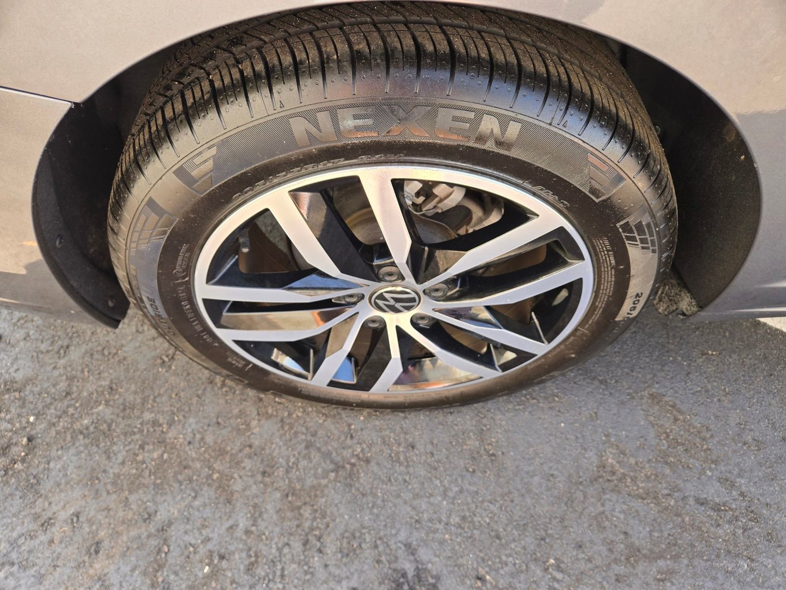 Used 2025 Volkswagen Jetta SE image 13