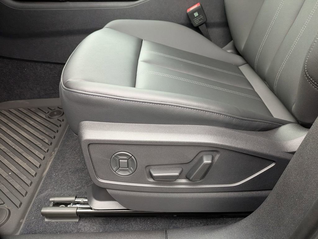 New 2025 Audi Q5 Premium w/ Convenience Package image 15
