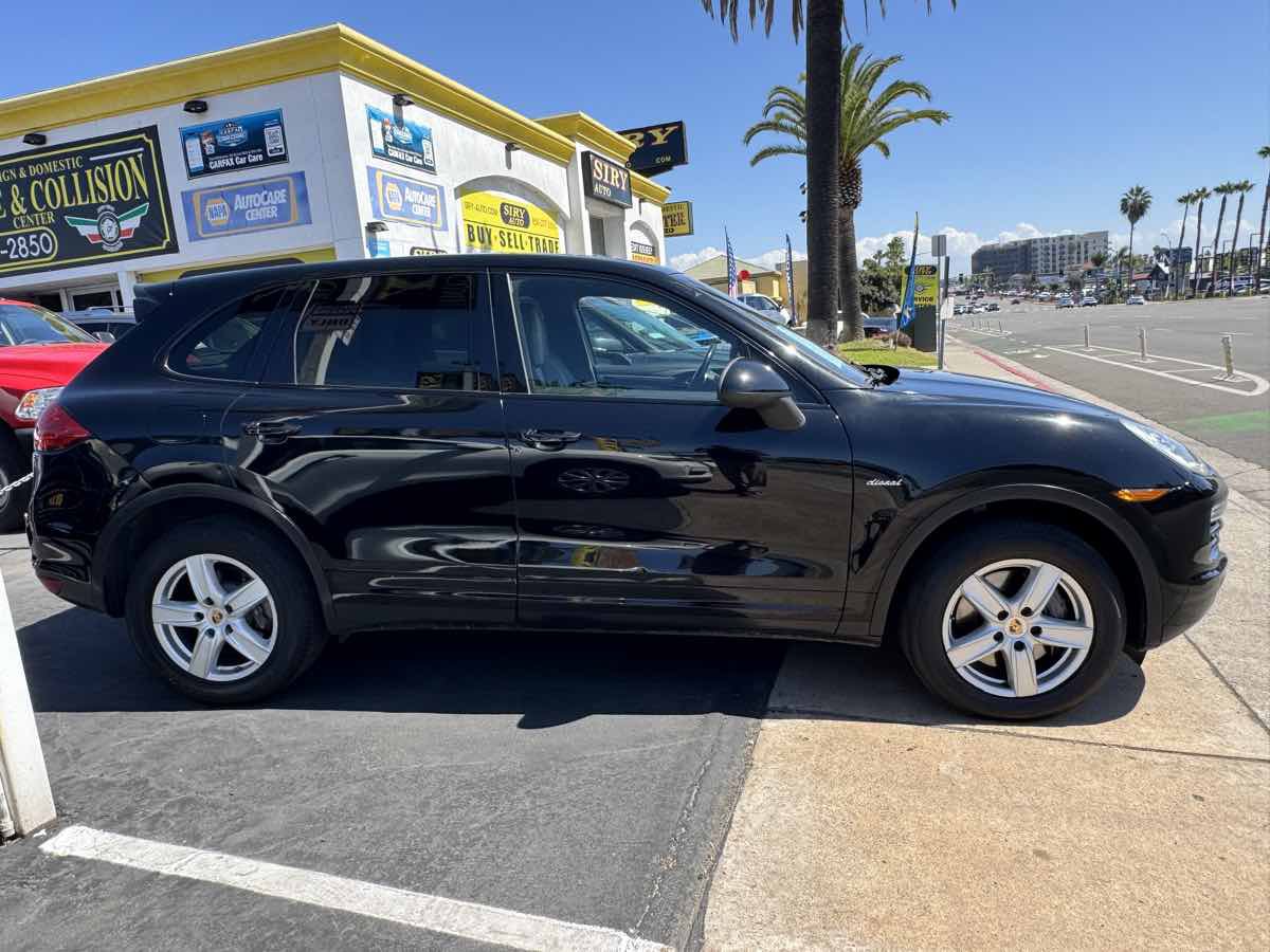 Used 2013 Porsche Cayenne Diesel AWD/4WD image 9